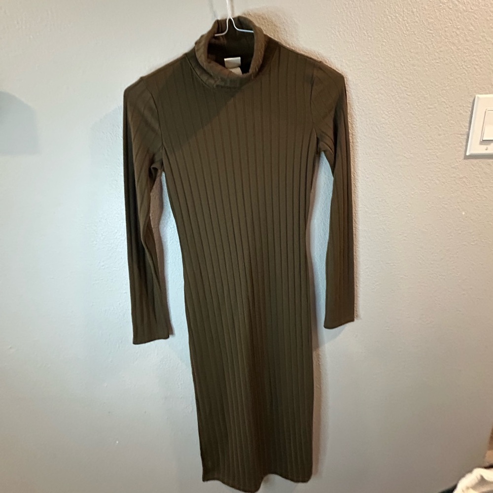 H&M Olive Long Sleeve Ribbed Dress